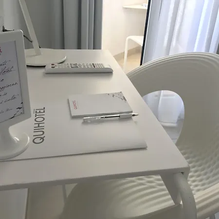 Quihotel ホテル ポルト・チェザーレオ